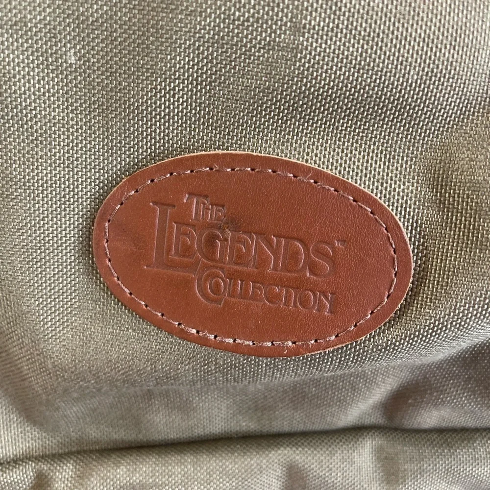 THE‎ LEGENDS COLLECTION by JOSTENS CROSS BODY/Shoulder bag /bottom zip USA MADE